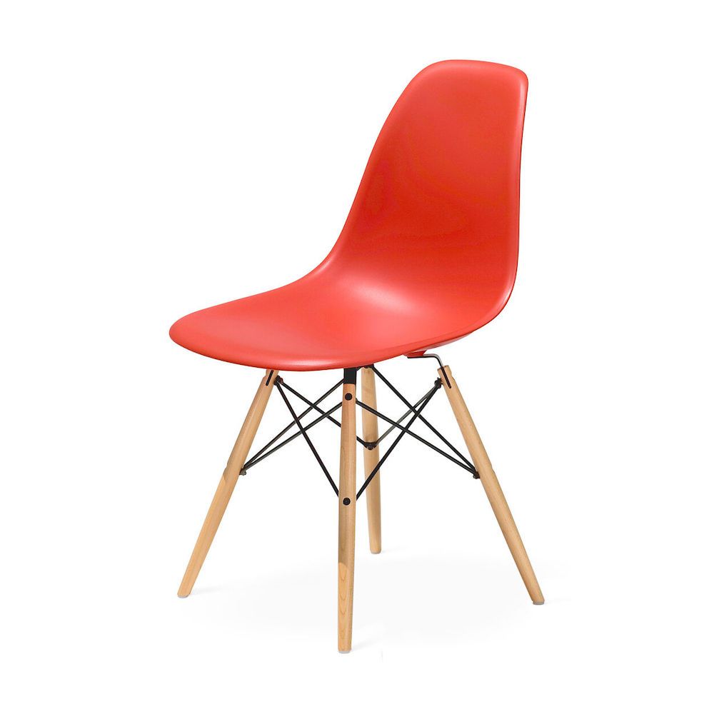 红色的塑料椅子，目前在现代艺术博物馆设计商店出售