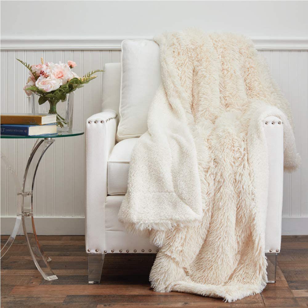 康涅狄格家庭公司与夏尔巴人的双面扔毯