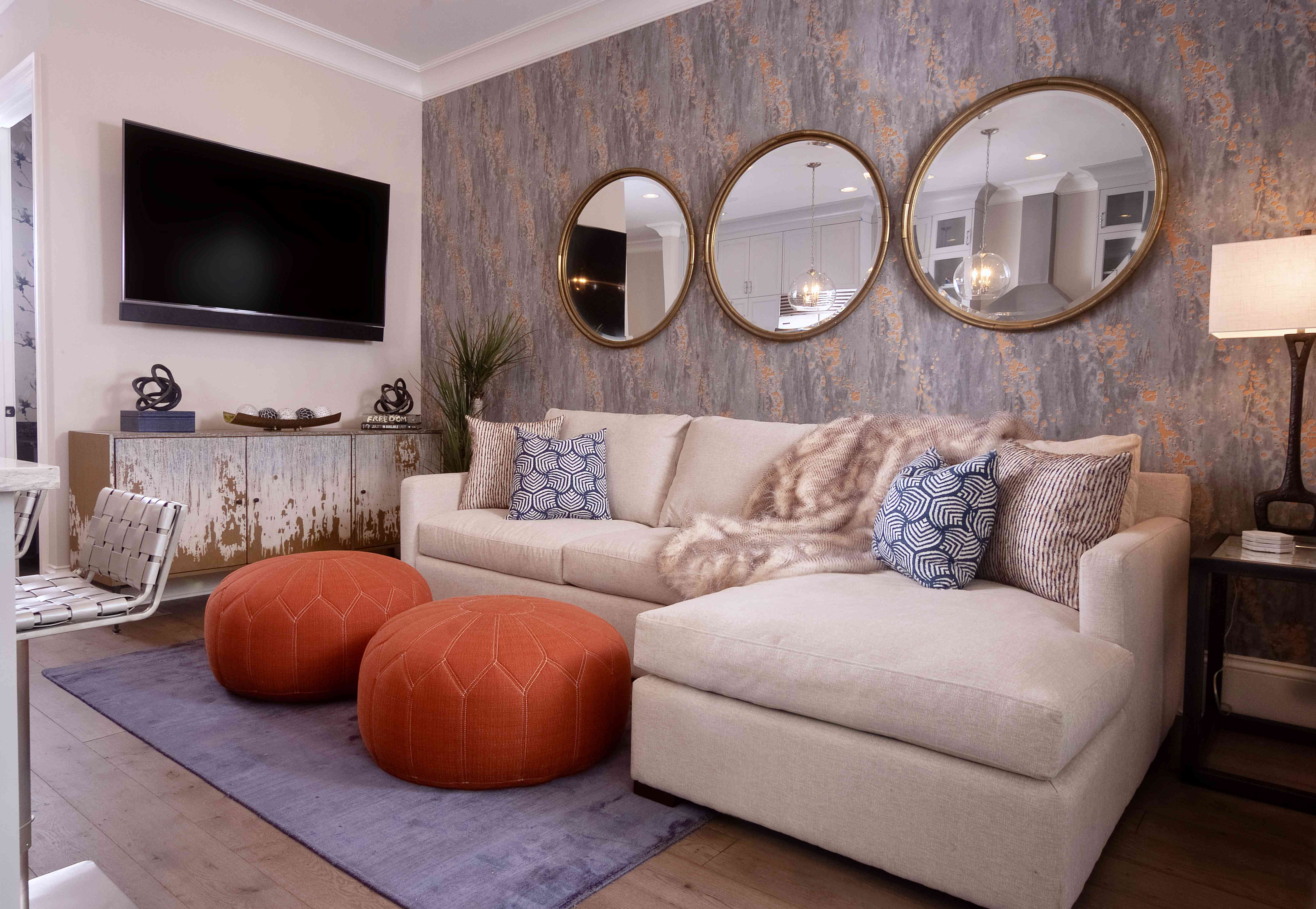 一个房间我永远不会忘记 - 内部设计由S＆S保持房间，橙色奥特曼和纹理壁纸