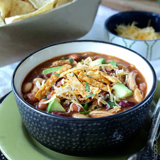 慢炖锅，烤鸡，辣椒