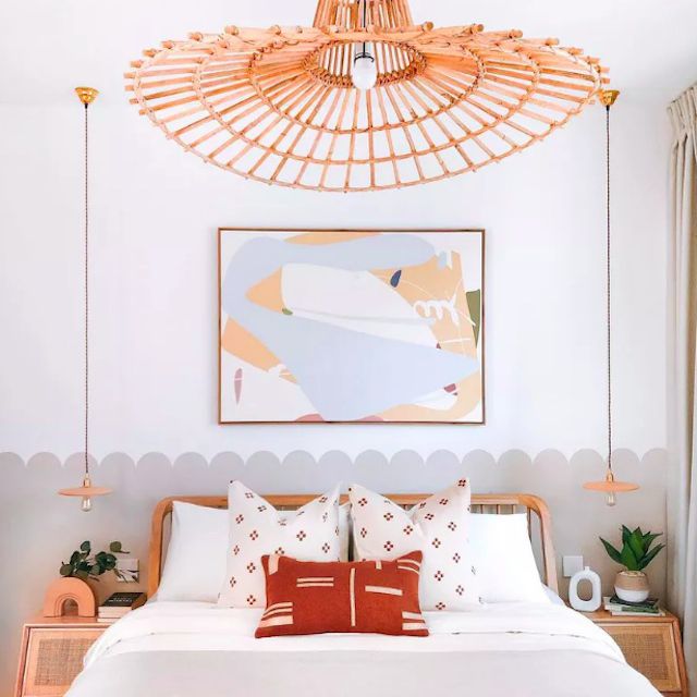 分层的卧室天花板