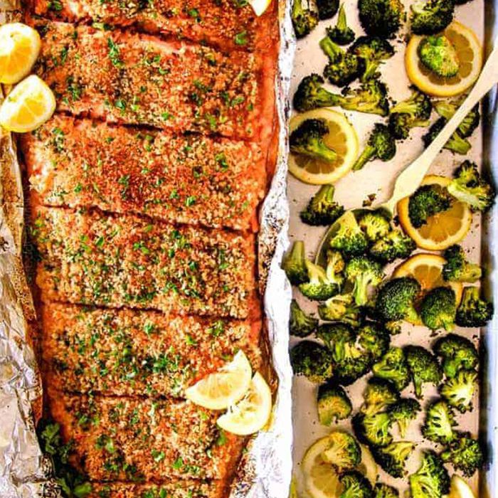 简易食谱初级厨师 - 烤柠檬蒜蓉牛油三文鱼