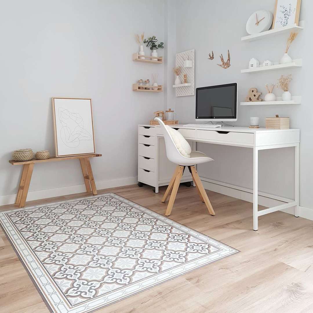 带宜家床的中性宿舍间。