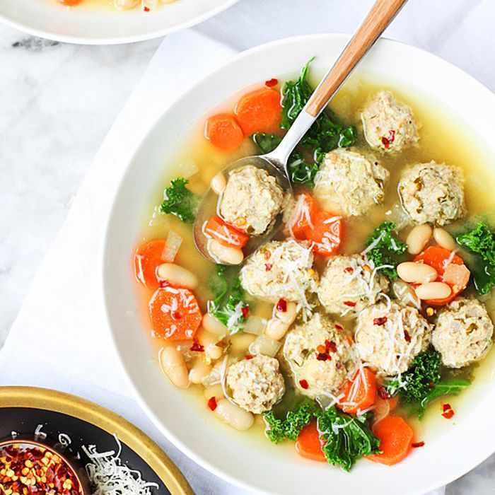 Crockpot肉丸 - 羽衣甘蓝和土耳其肉丸汤