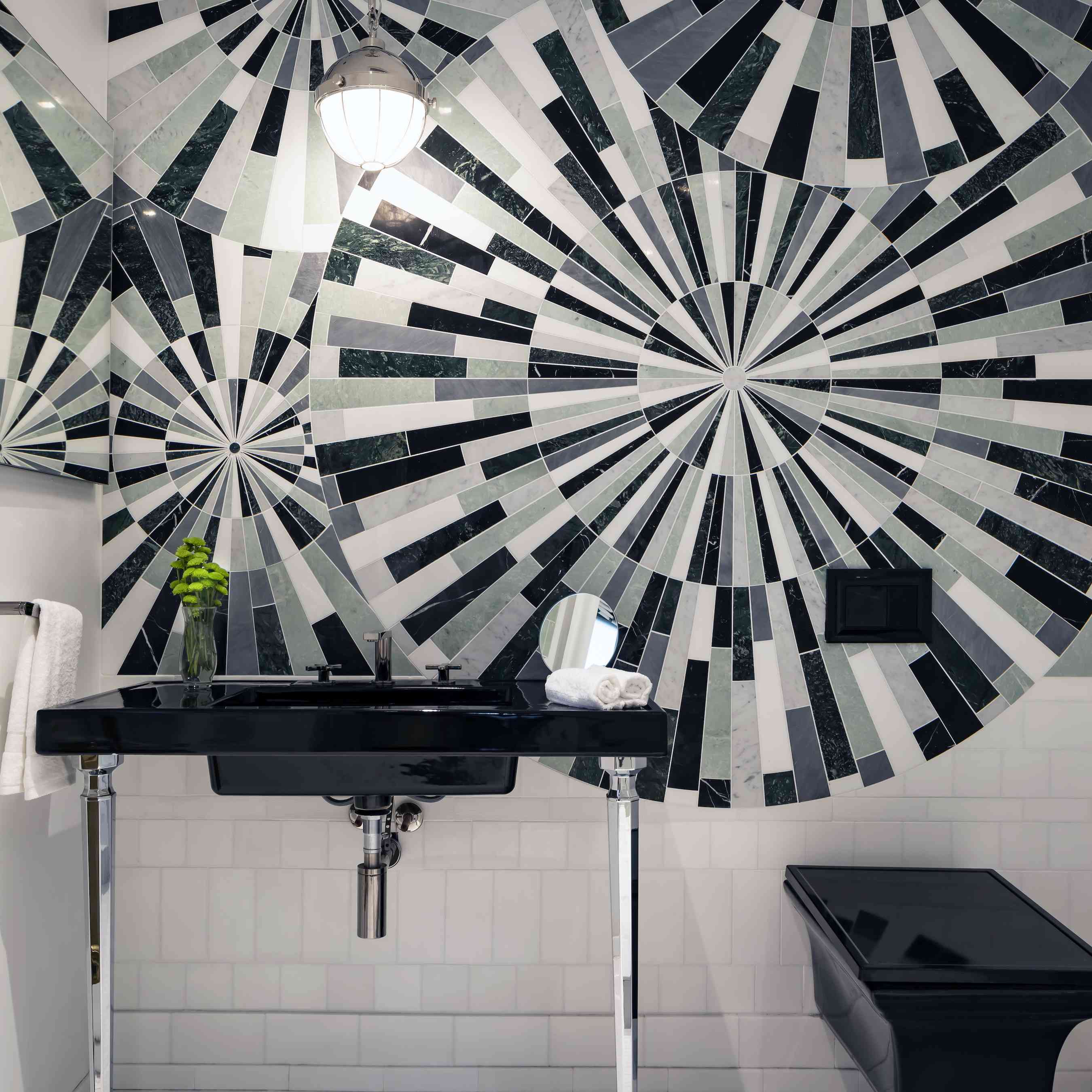 黑白瓷砖浴室。