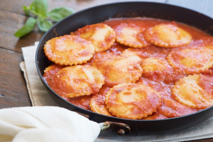 如何煮意大利面-四奶酪意大利馄饨与卡拉布里亚辣椒酱