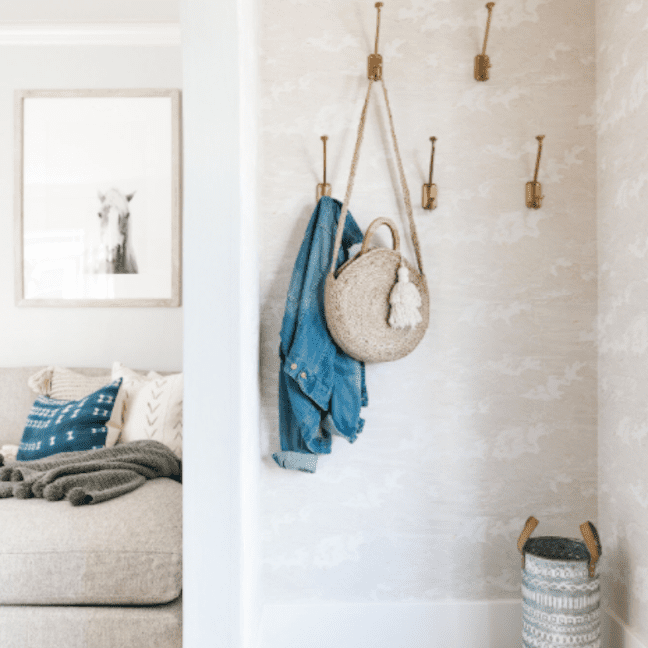 与衣帽钩的入口空间。