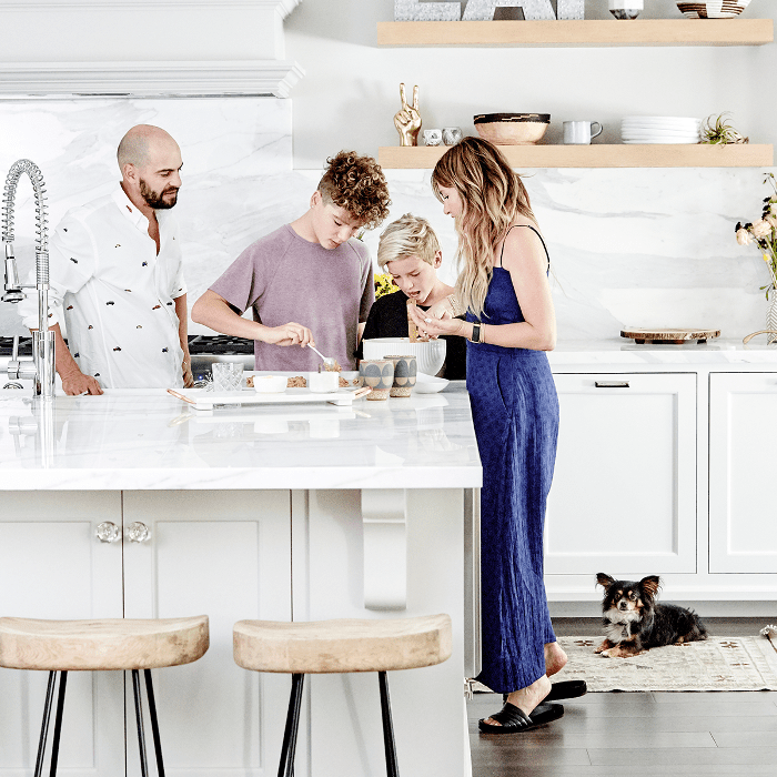 阿利·韦布现代厨房