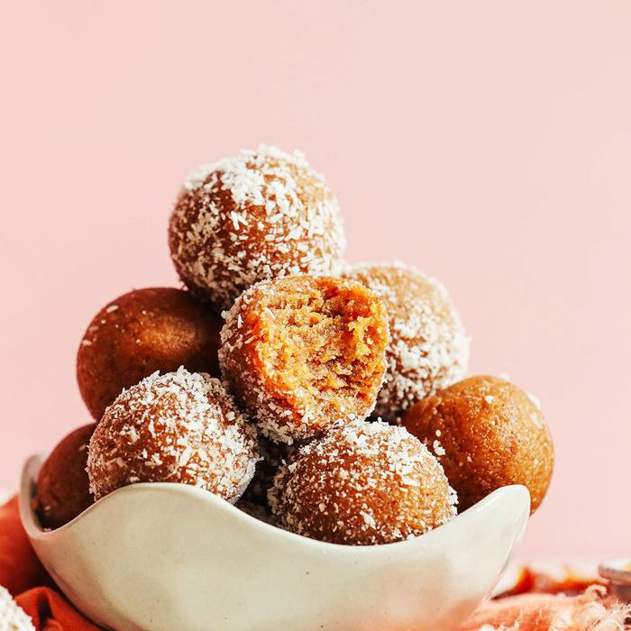 无烤香草蛋糕叮咬