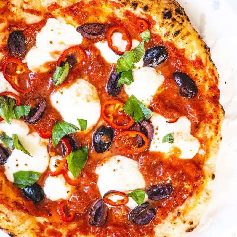 辛辣的披萨diavola