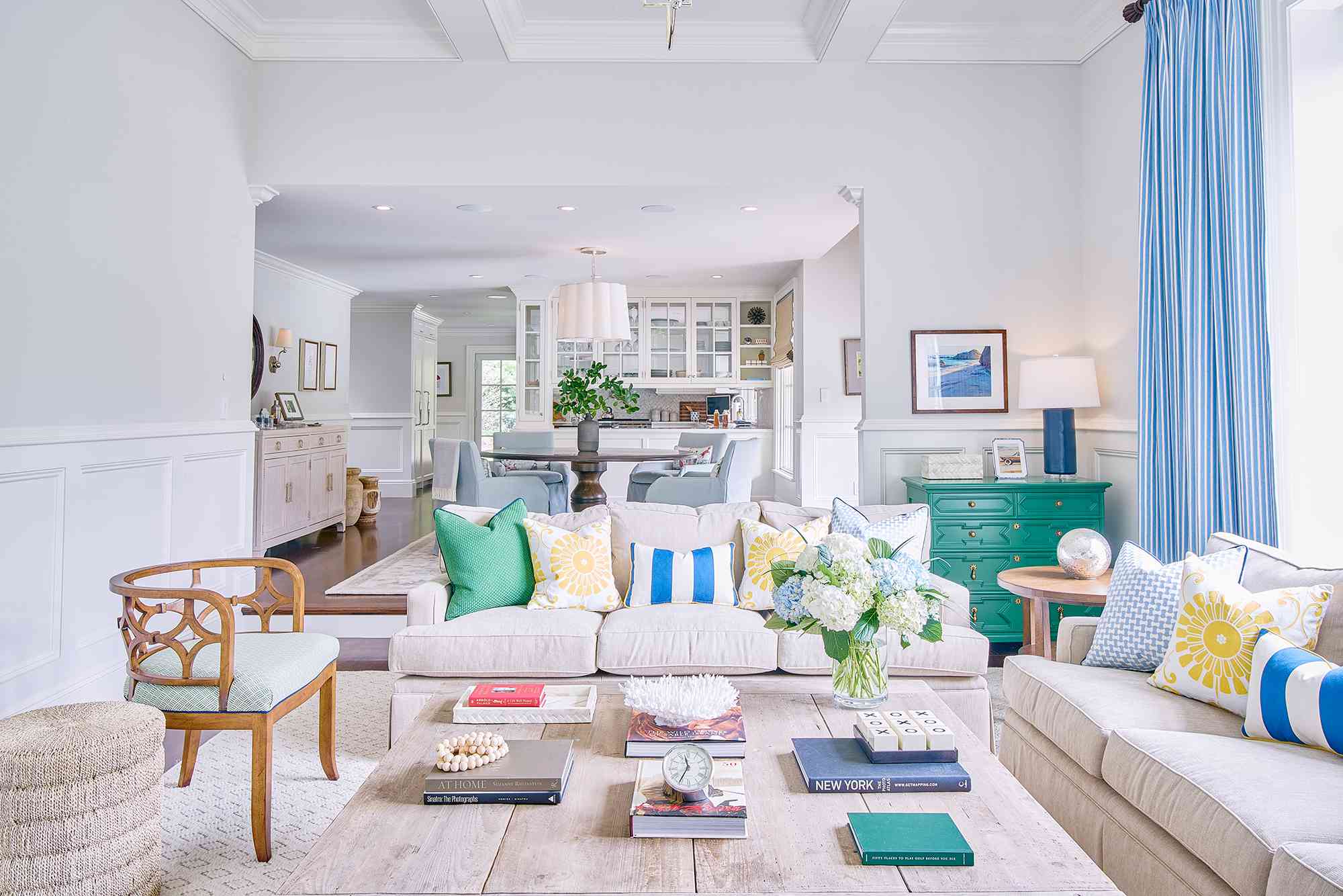 和绿色搭配的颜色