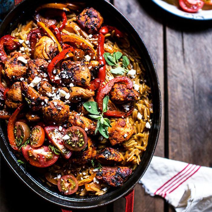 一锅希腊牛至鸡肉配番茄蒜油