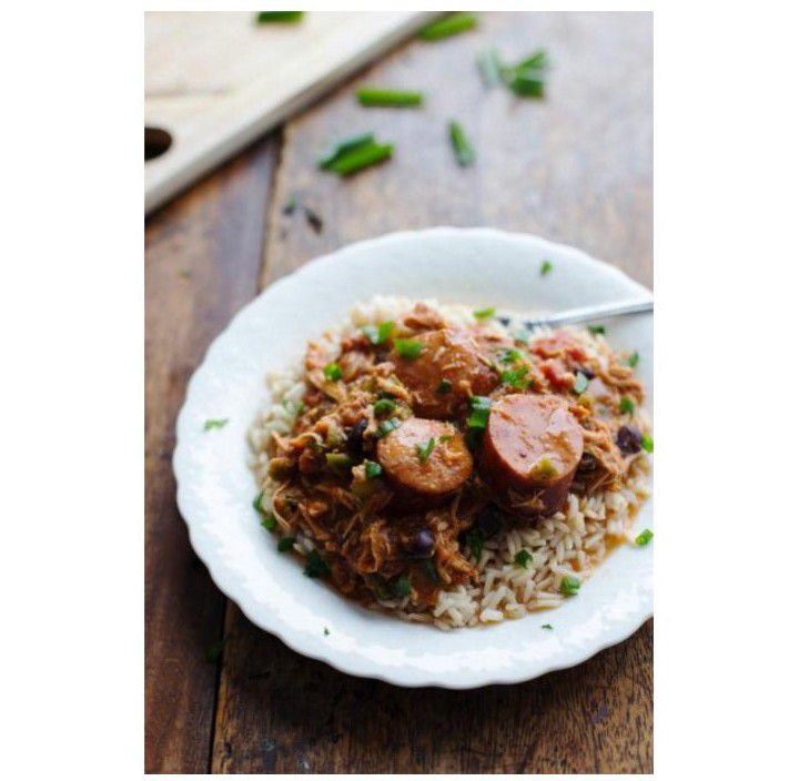 慢炖克里奥尔鸡和香肠