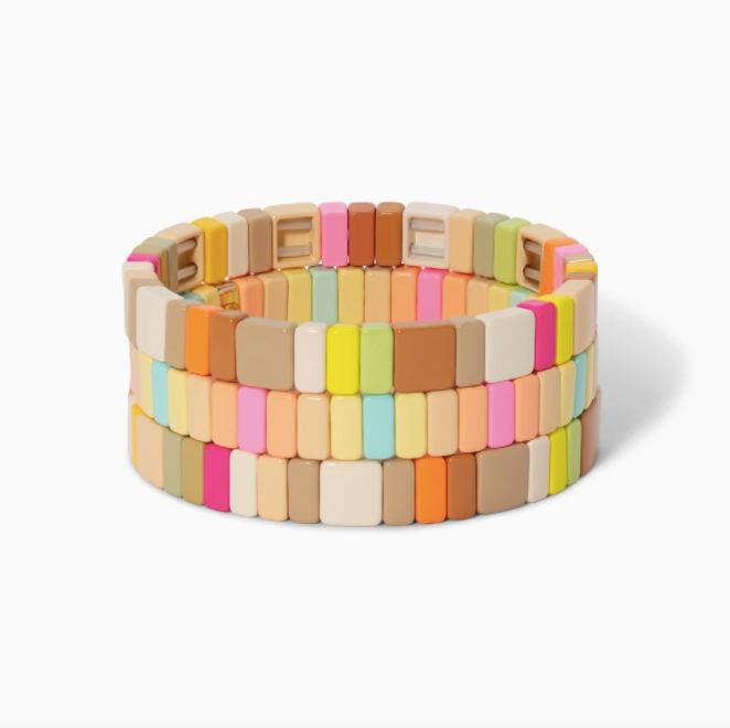 霓虹和中性色的罗克珊·阿苏林手镯