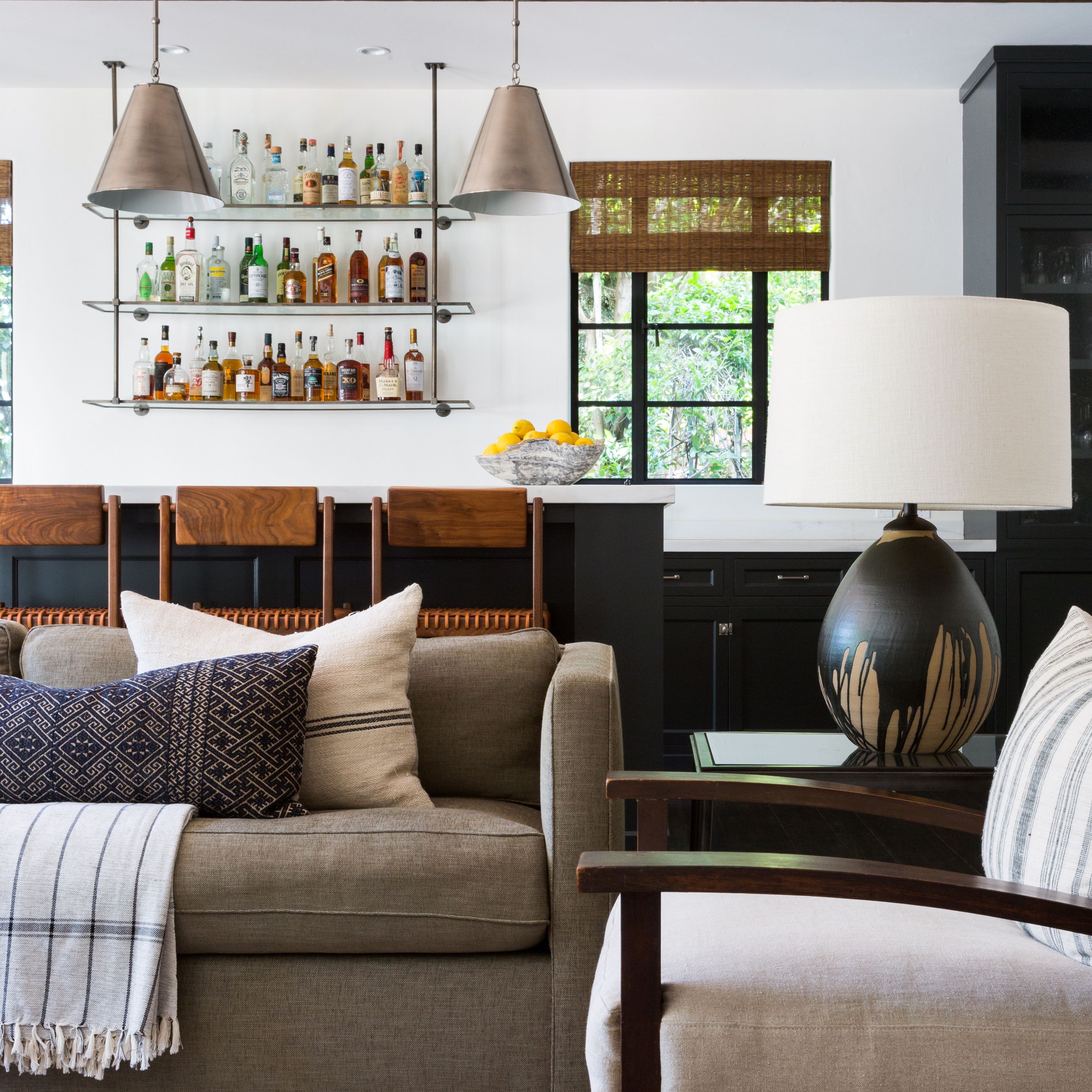 用灰色凯蒂霍奇斯黑走什么颜色