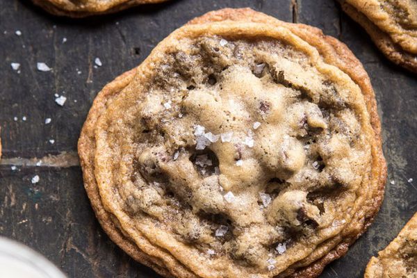 如何奶油和糖-半生不熟收获巨大的巧克力饼干