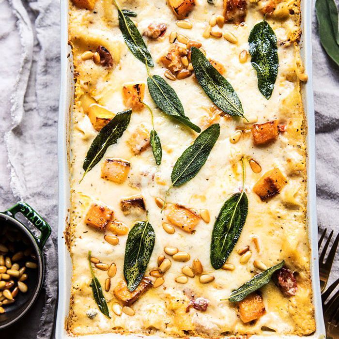 素食食谱秋季 - 南瓜和晒干的番茄白烤宽面条