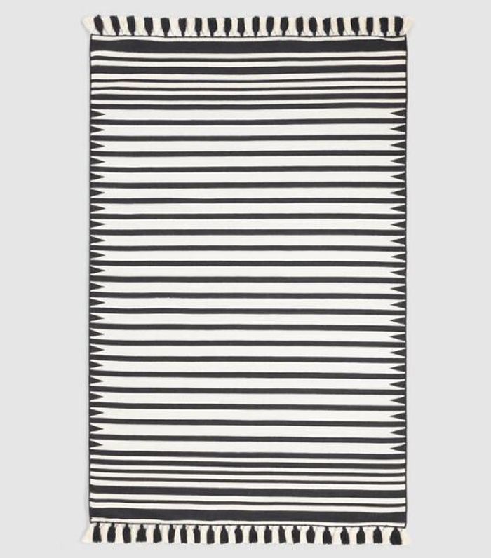 5'x8' 黑和象牙条纹室内室外庭院地毯 -  5' ×8' 的世界市场