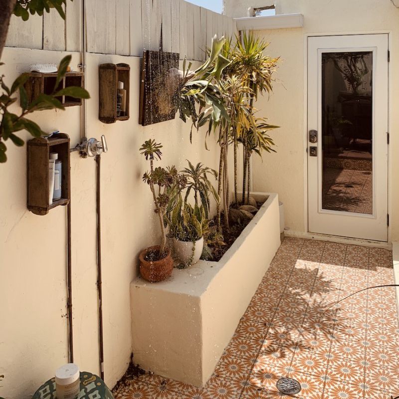 混凝土淋浴睡觉