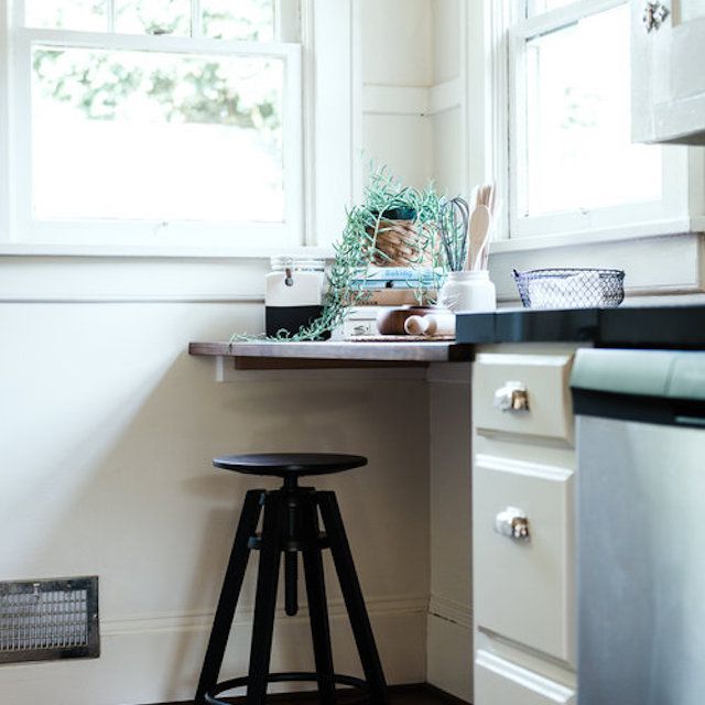 多功能厨房和办公桌空间