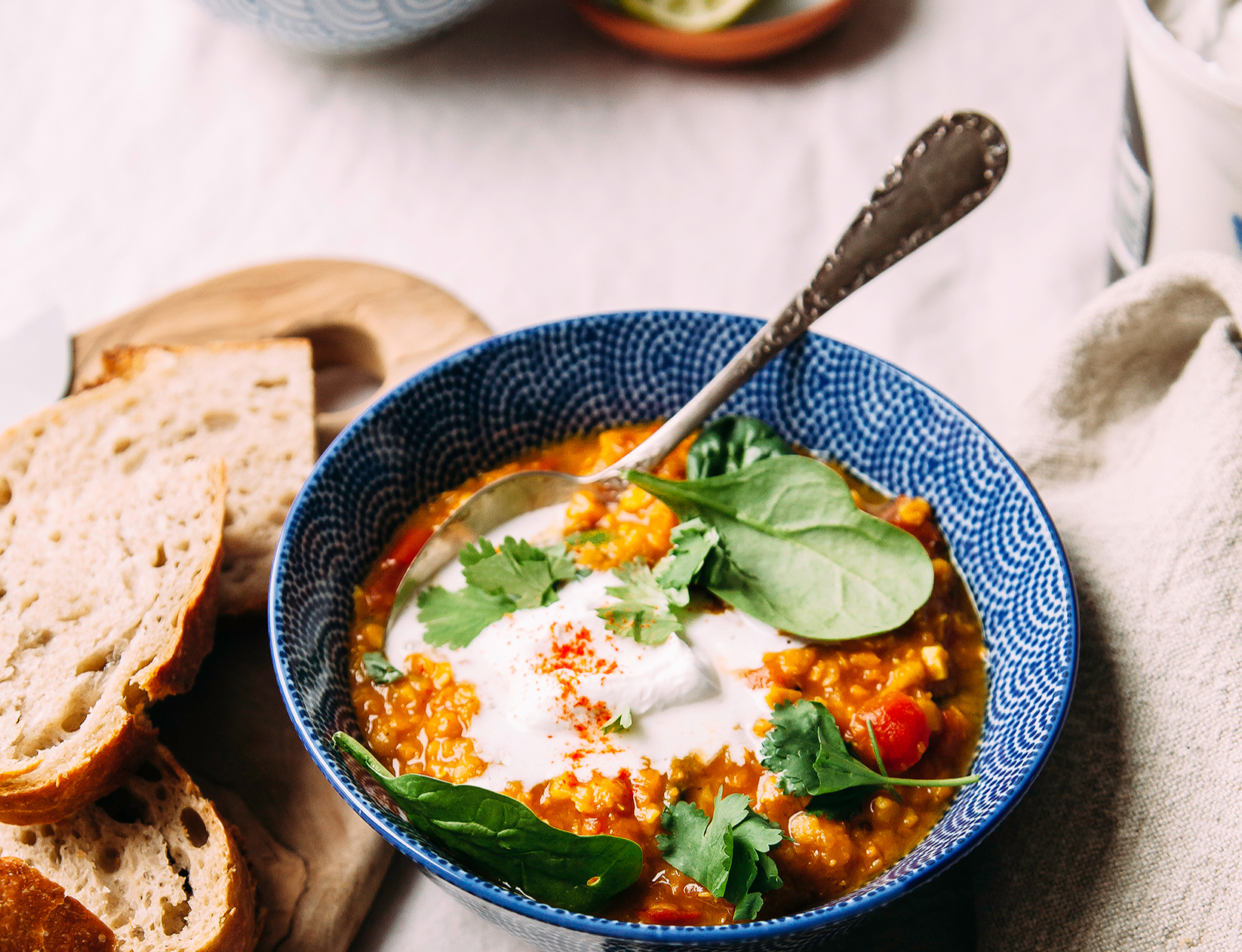 扁豆汤，椰子，菠菜，和石灰