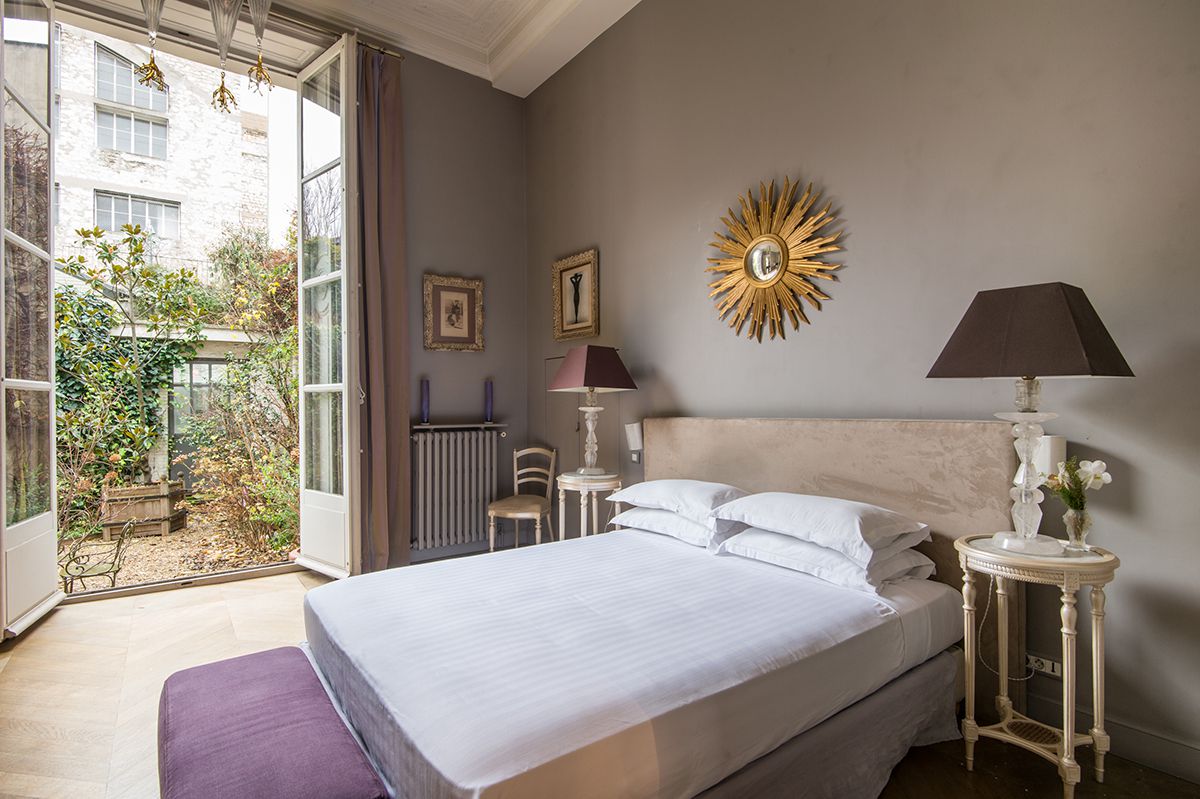 一间良好的住宿 - 法式卧室