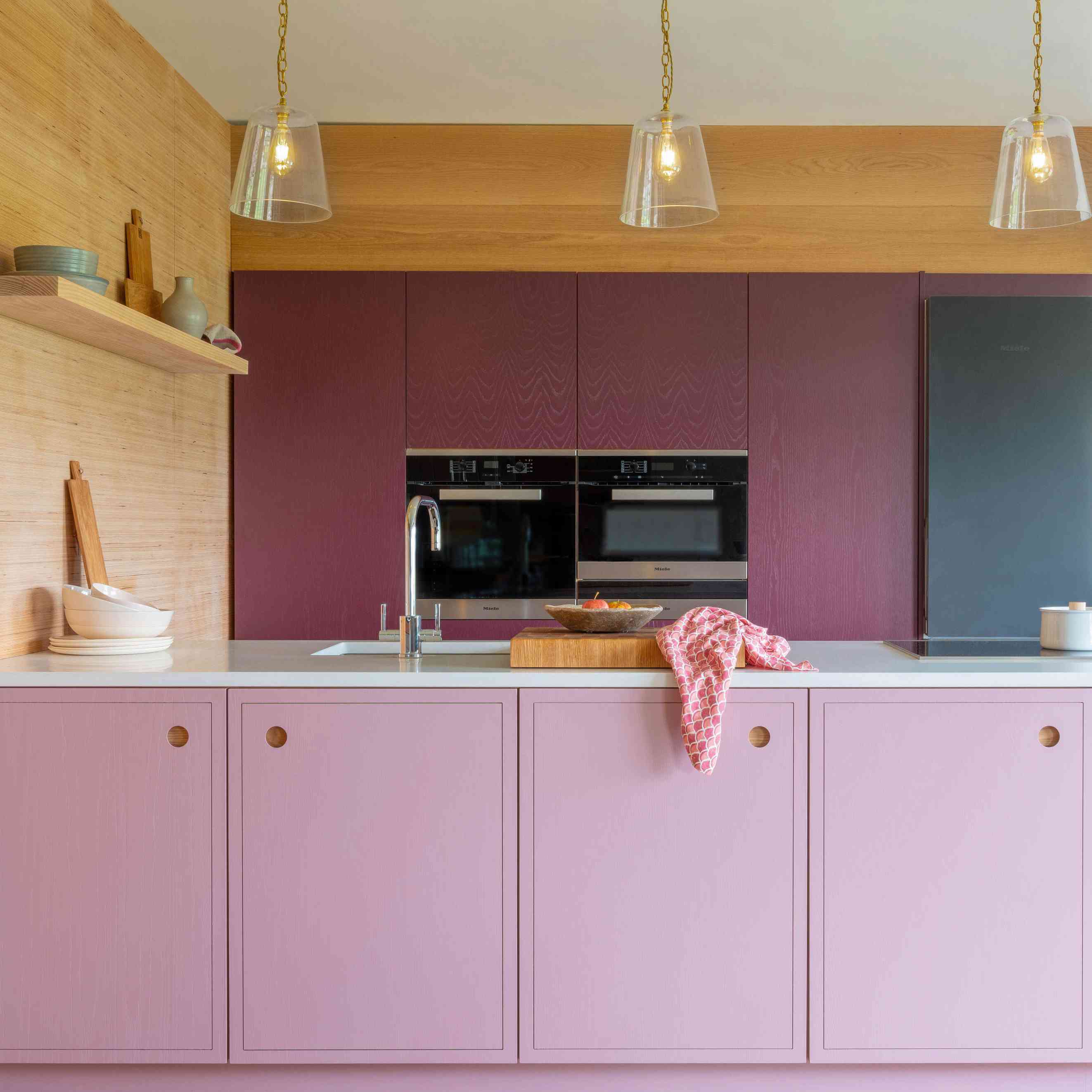 粉红色和洋红色厨房
