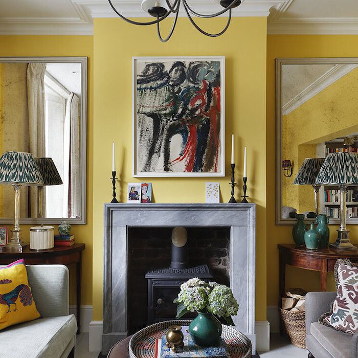 黄色折衷客厅