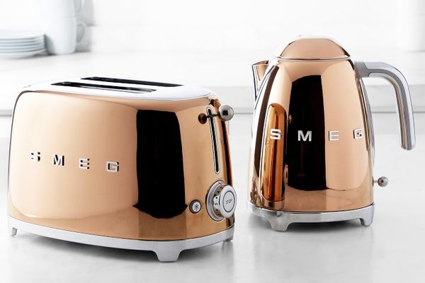 烤面包机和水壶