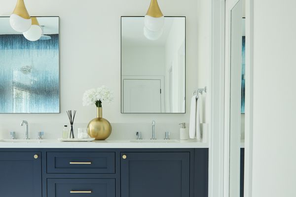 每周改头换面——艾米·埃尔鲍姆海军蓝浴室