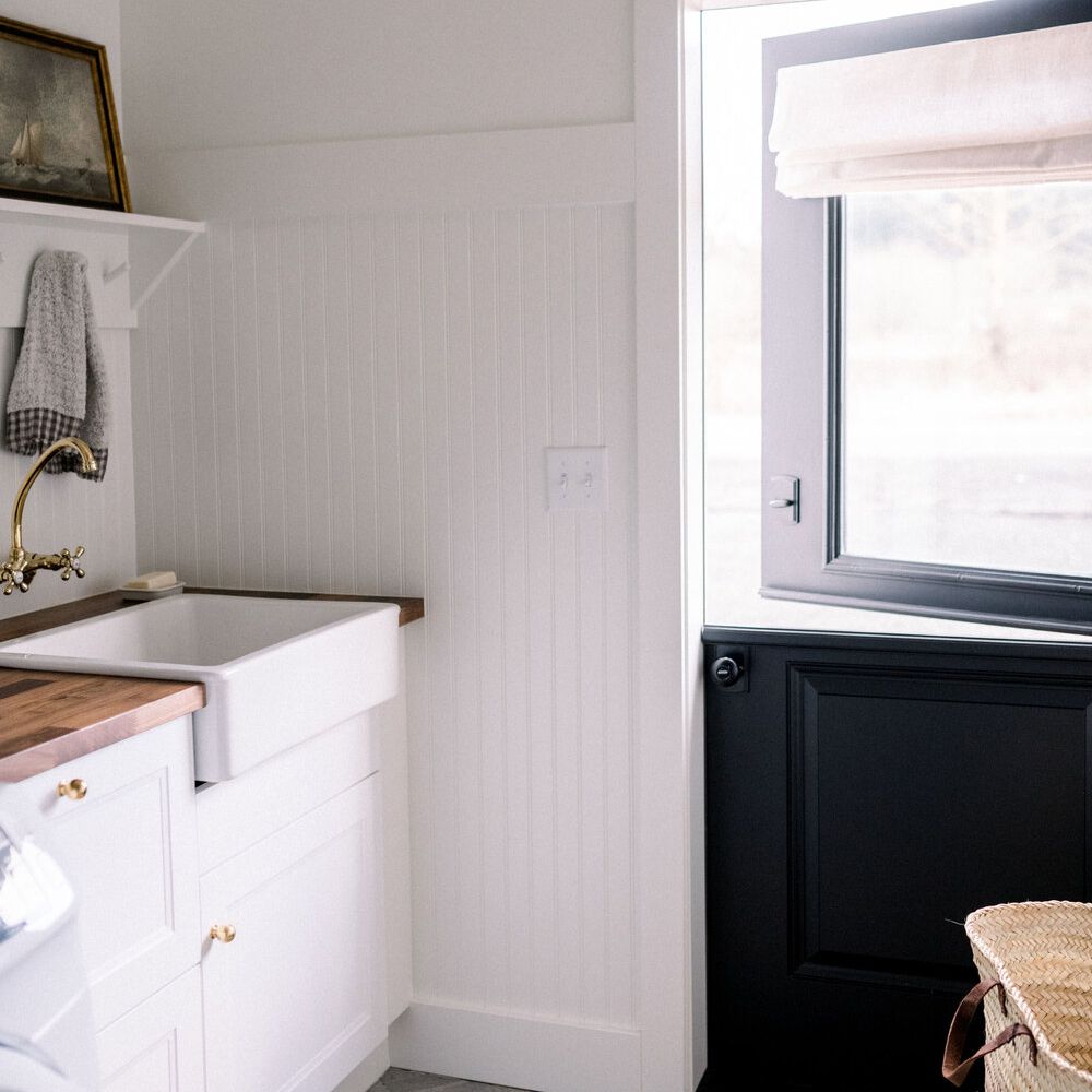 洗衣房有白衣洗衣机周期