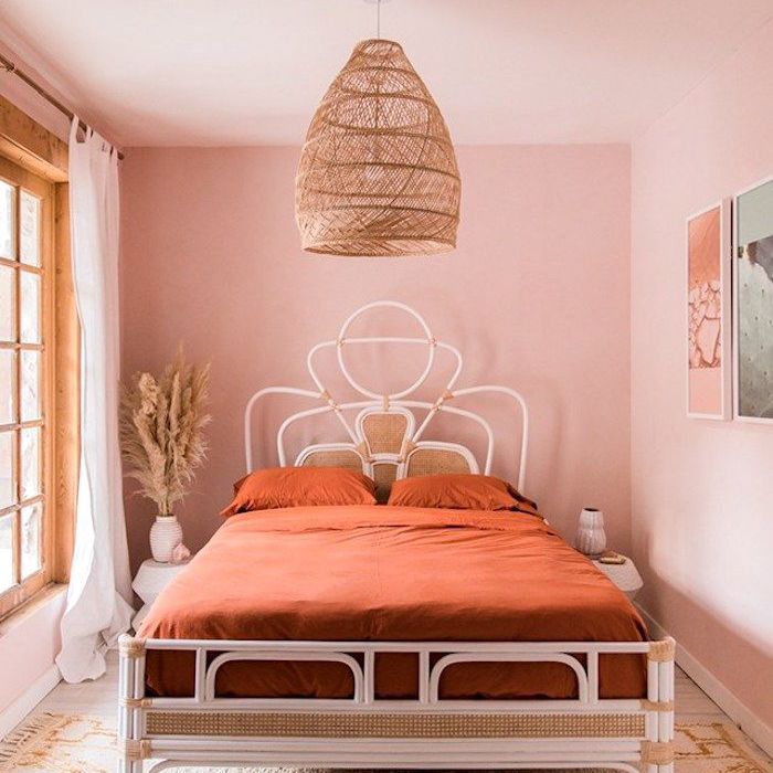 粉红色的卧室