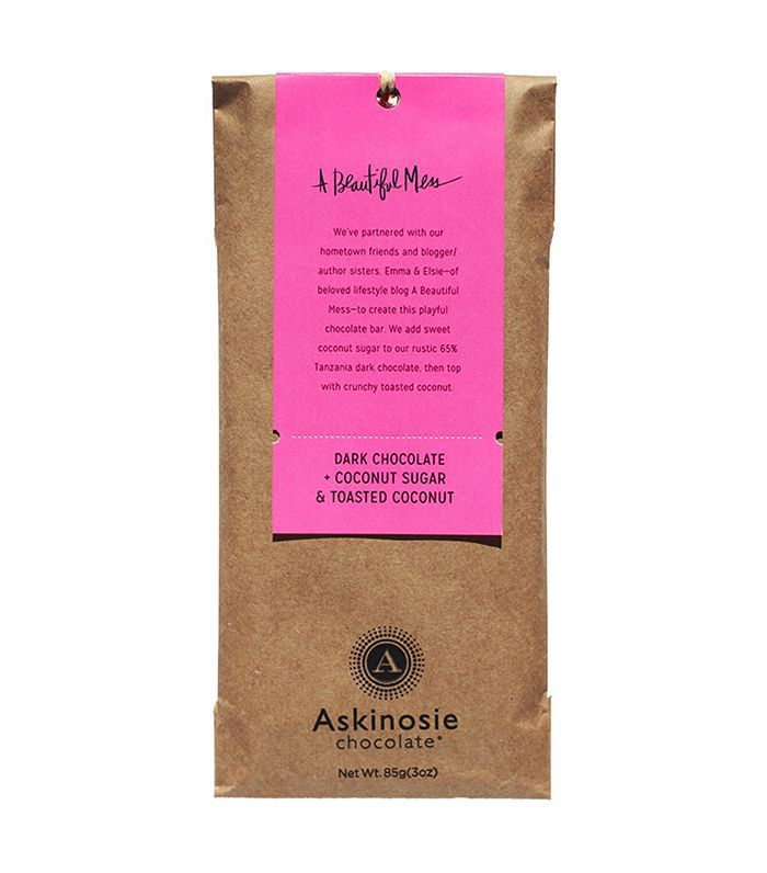 黑巧克力和烤椰子条