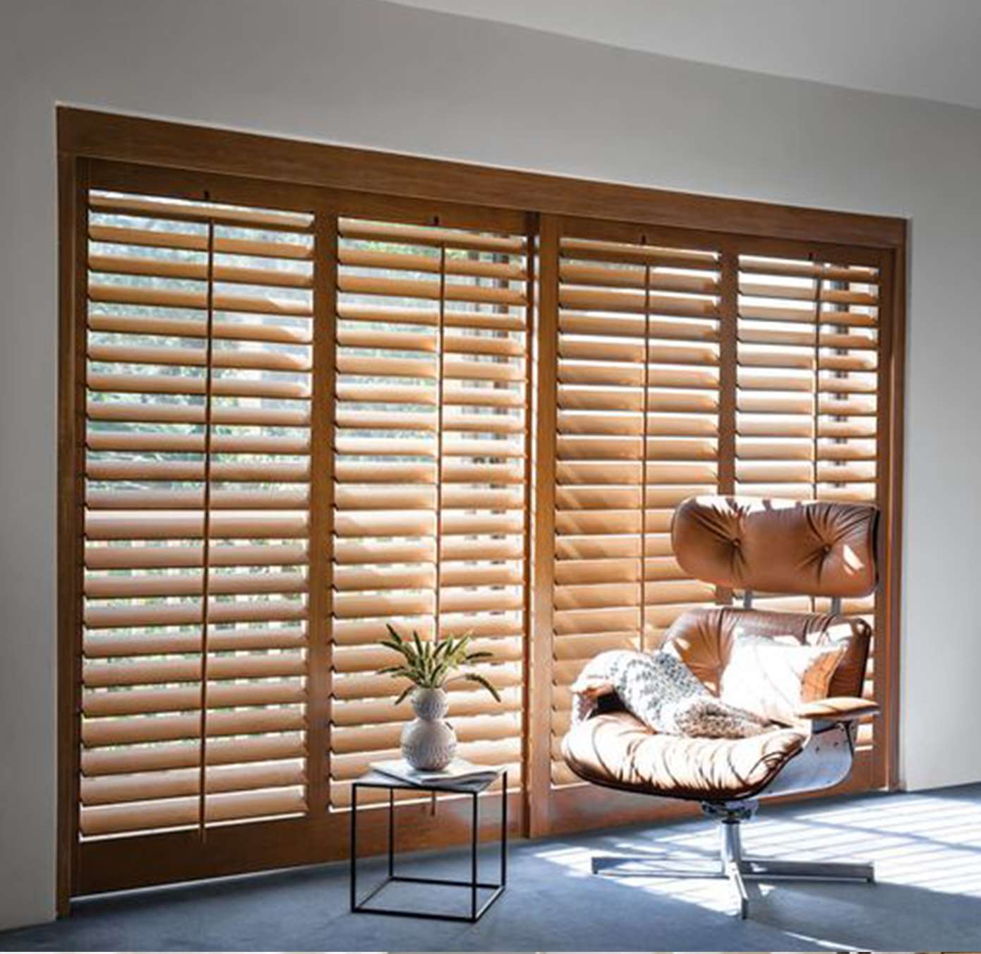 卧室木制百叶窗