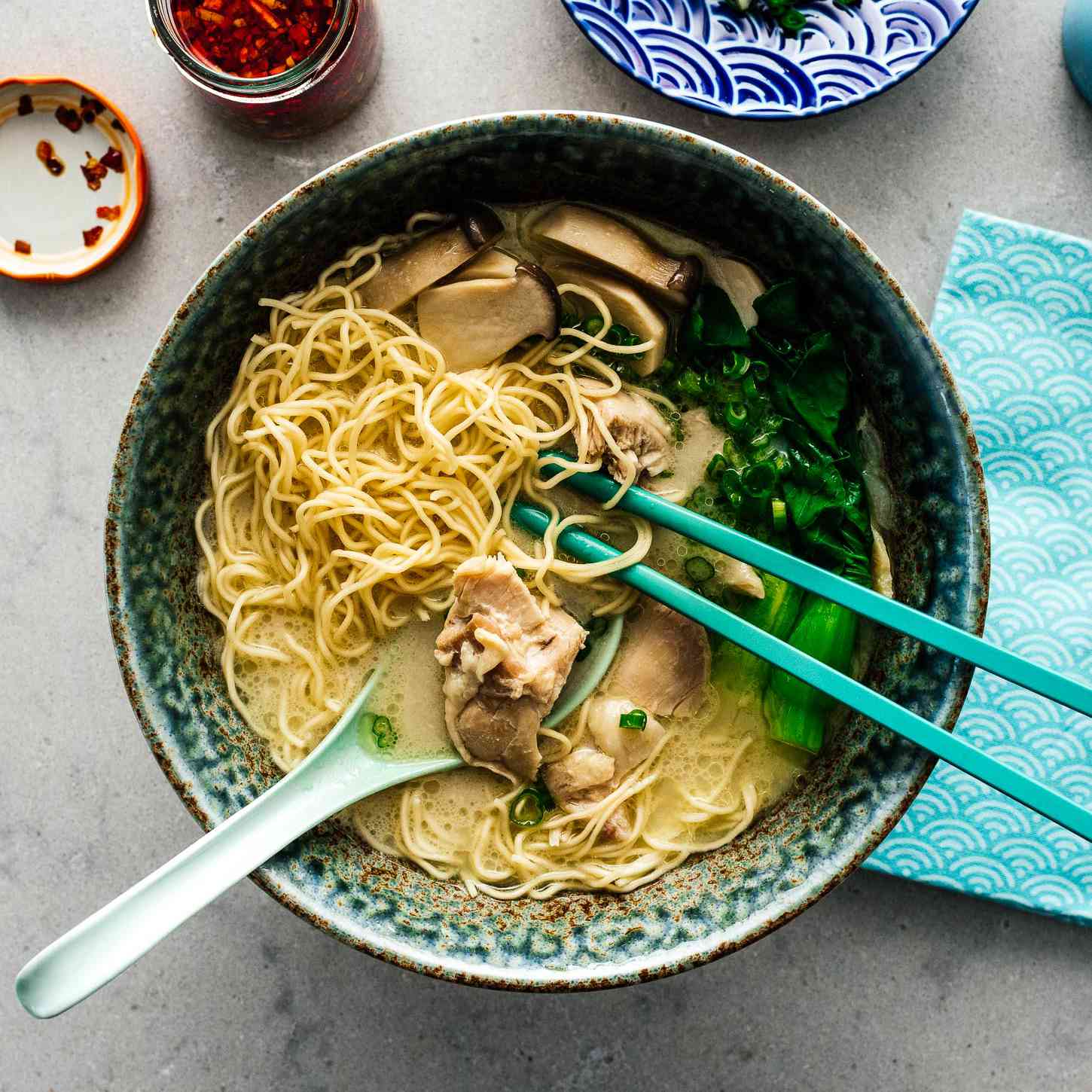 味噌椰子鸡汤拉面