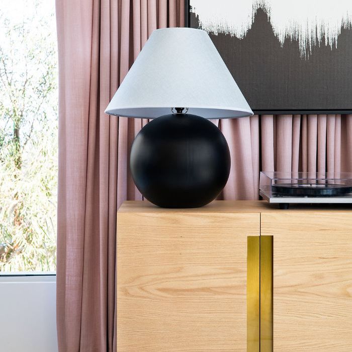 曼迪·摩尔的客厅