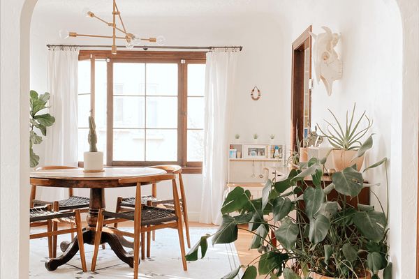 餐厅漆成超白色