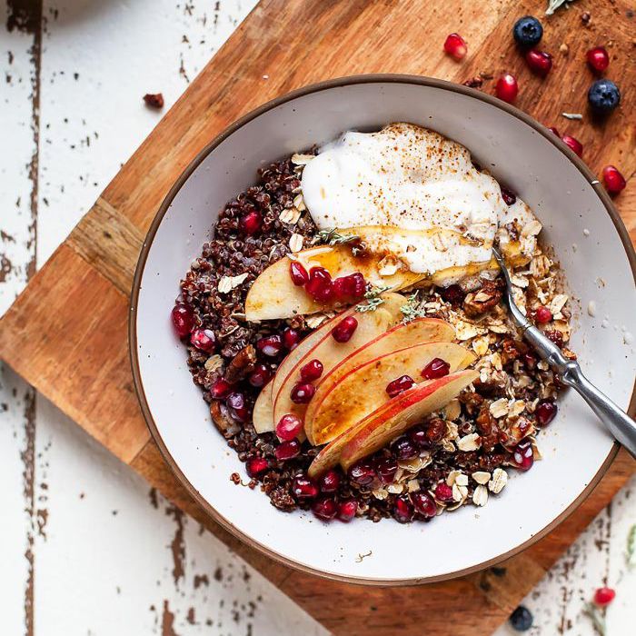 苹果肉桂早餐谷物碗