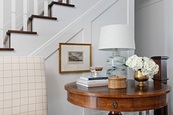 如何装饰与普罗盖尔德椅子和复古桌子的可持续发展道