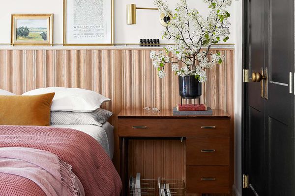 混合木色调的现代卧室