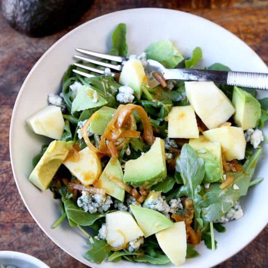 芝麻菜沙拉配酱油、酸橙、醋汁