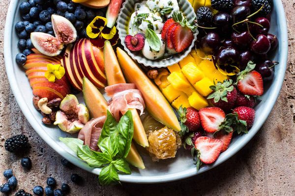 如何摆脱果蝇 - 水果板