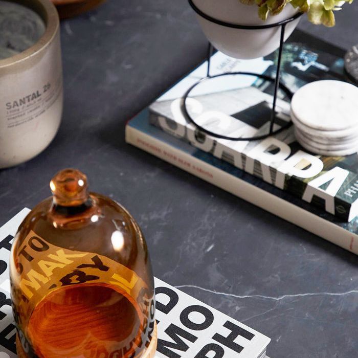 灰色大理石茶几