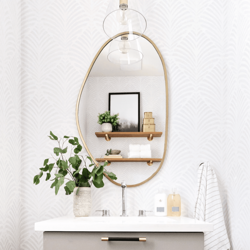 粉末室，有乐趣的镜子和纹理壁纸