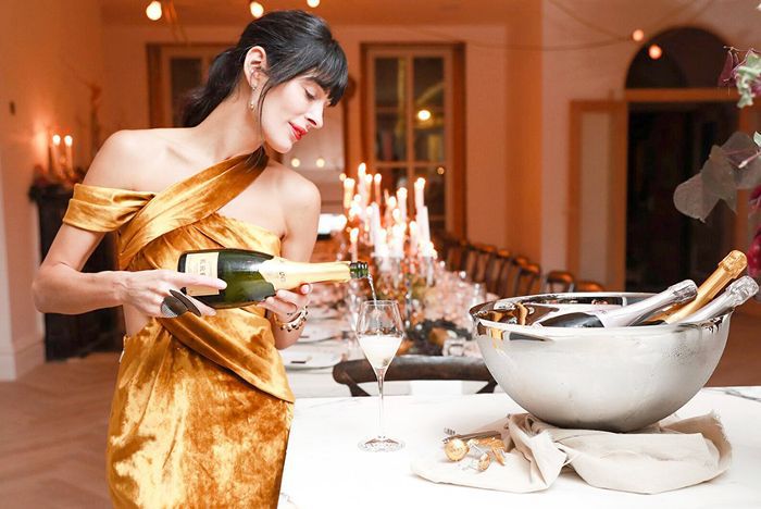 假日娱乐——雅典娜·卡尔德龙