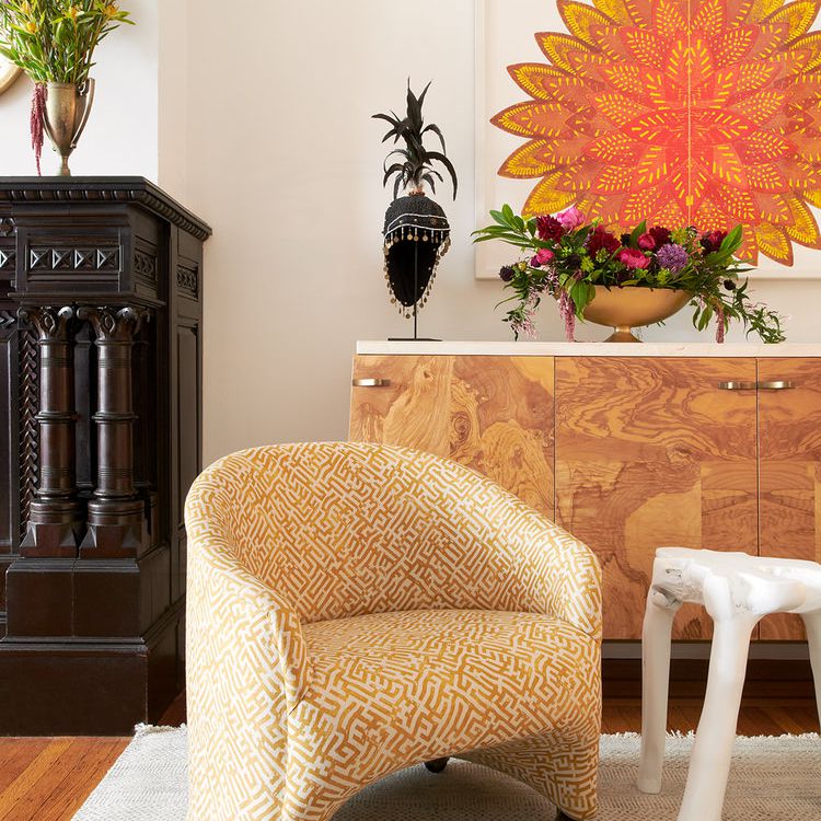 一个折衷的小插曲，对立的家具，似乎永远不会走到一起，这是一个伟大的例子，在设计的风险。