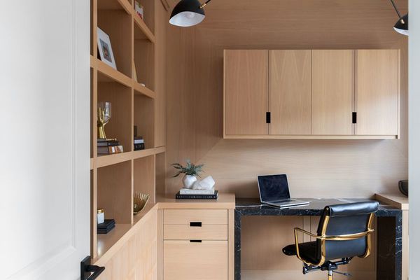 木镶板的办公室