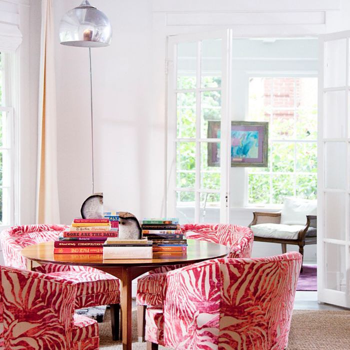 带法式门的餐厅