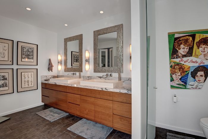 Jay Hart-guest浴室