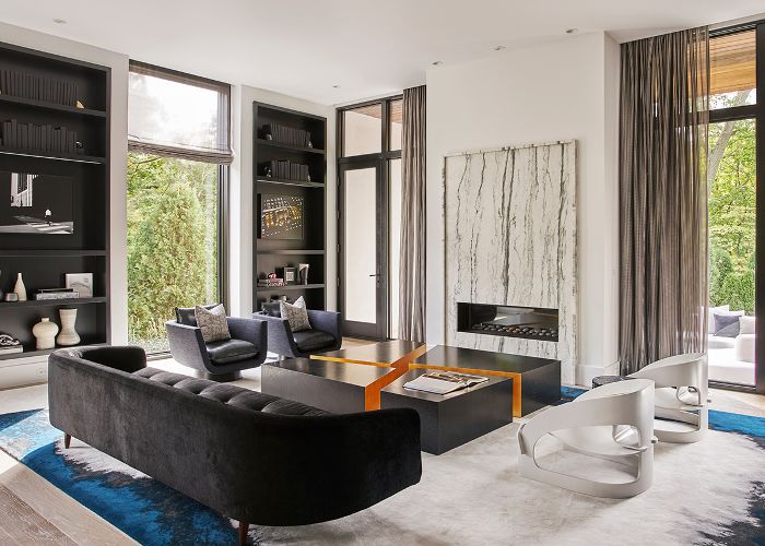 戏剧性的客厅“class=